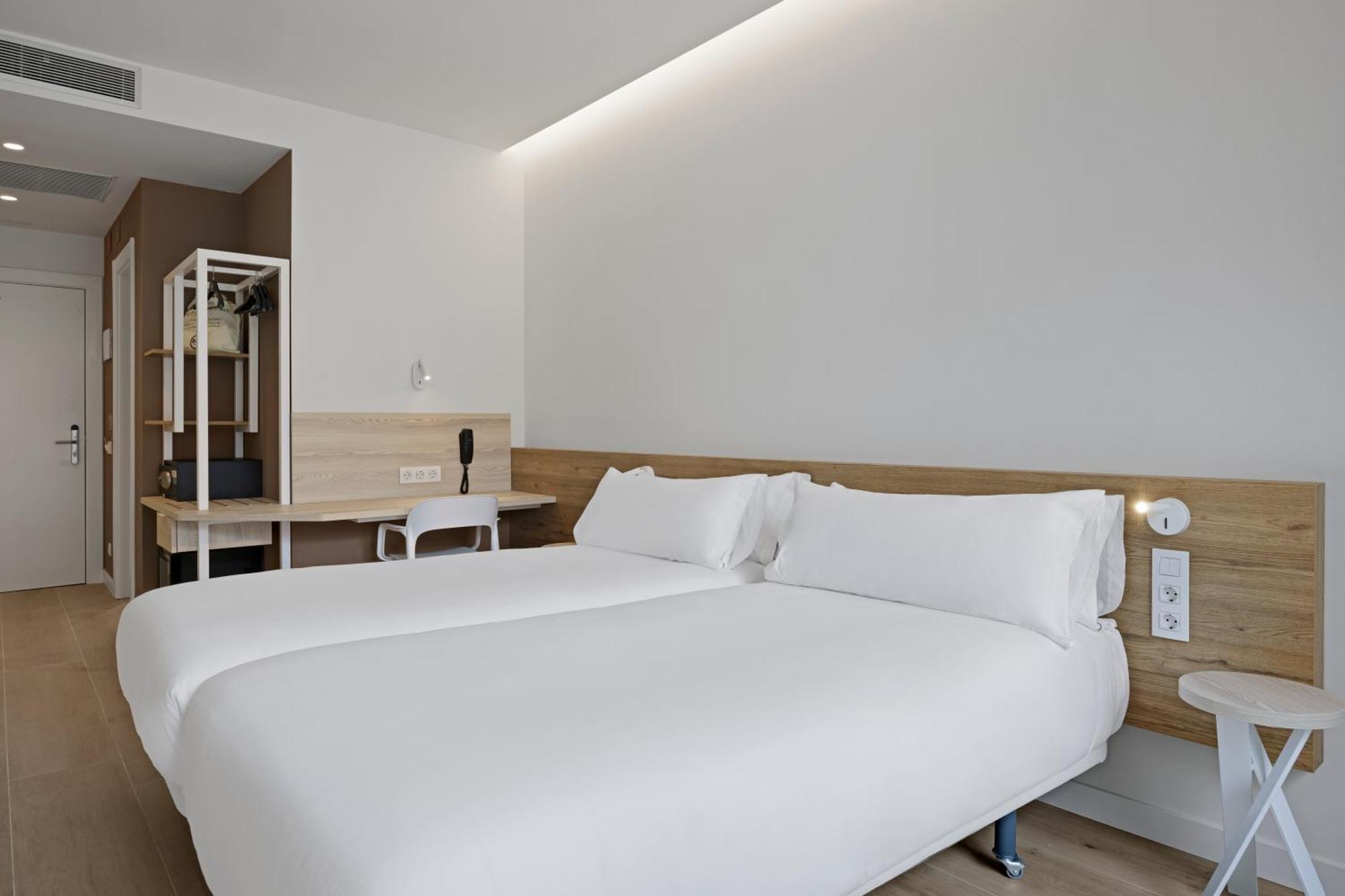 B&B Hotel Кастро-Урдіалес Екстер'єр фото