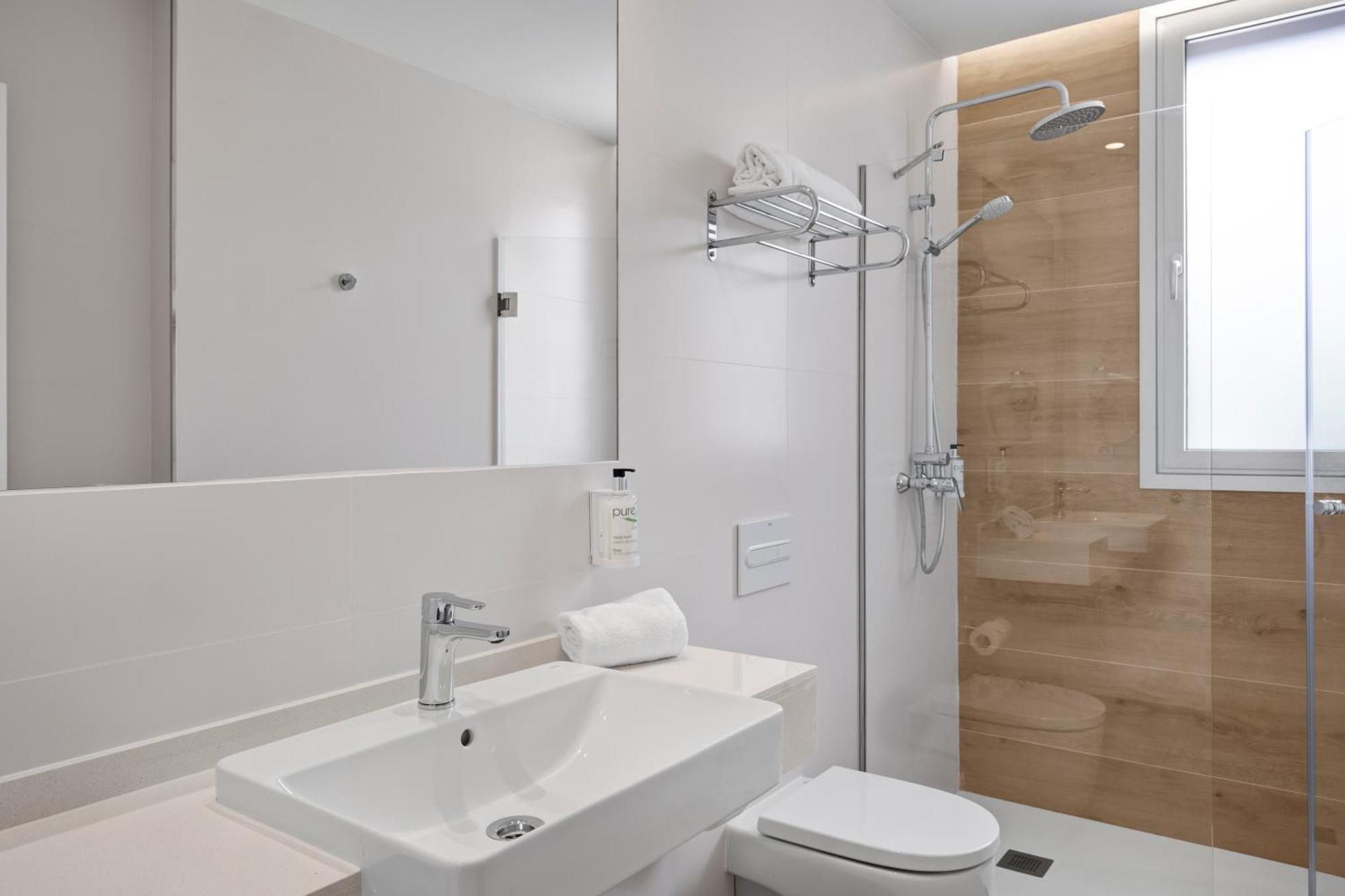 B&B Hotel Кастро-Урдіалес Екстер'єр фото